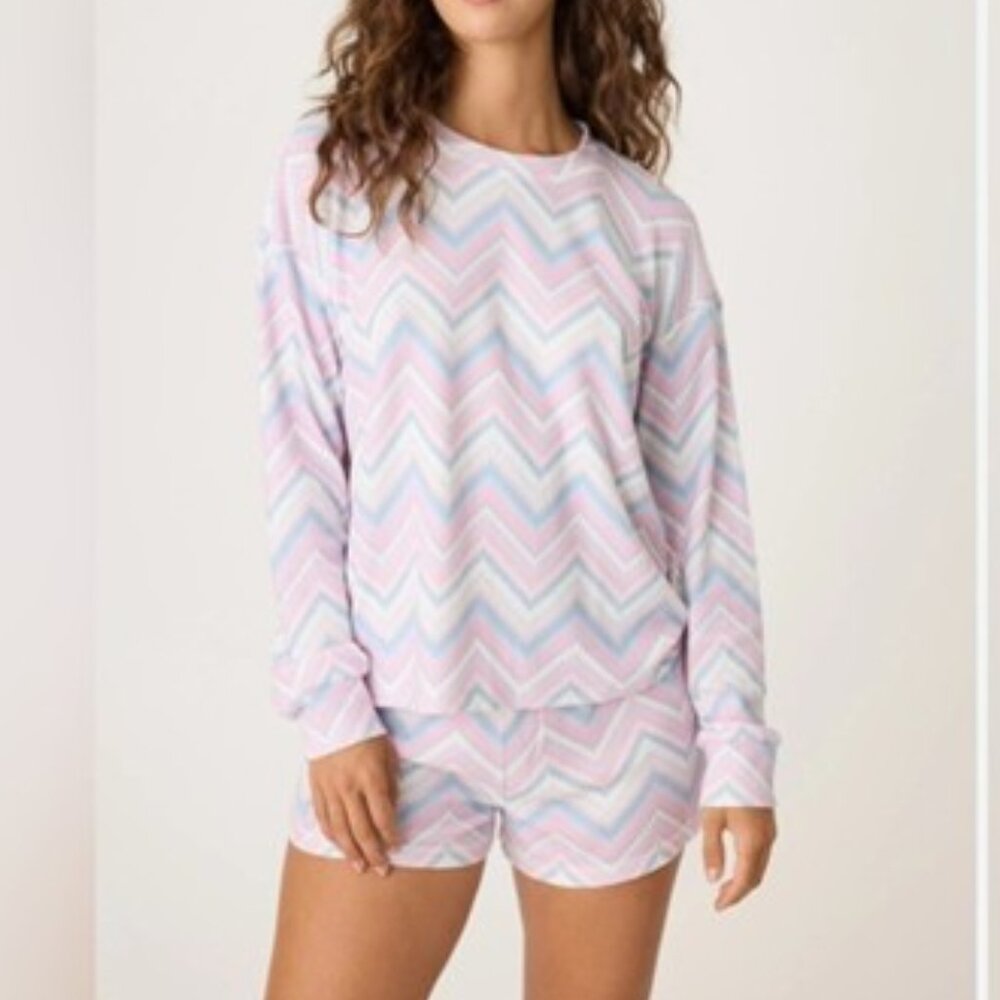 PJ Salvage Mountain Bound Zigzag Pajamas 2 PC Set Peachy Top & Shorts Size Large